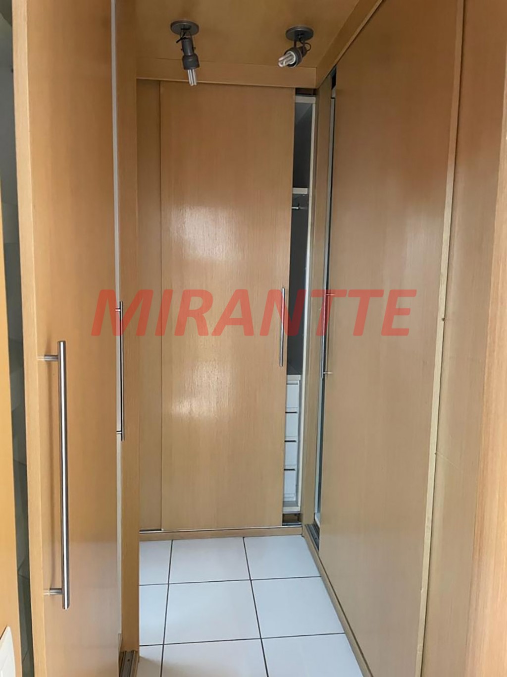 Apartamento com 4 quartos em Jardim Saúde