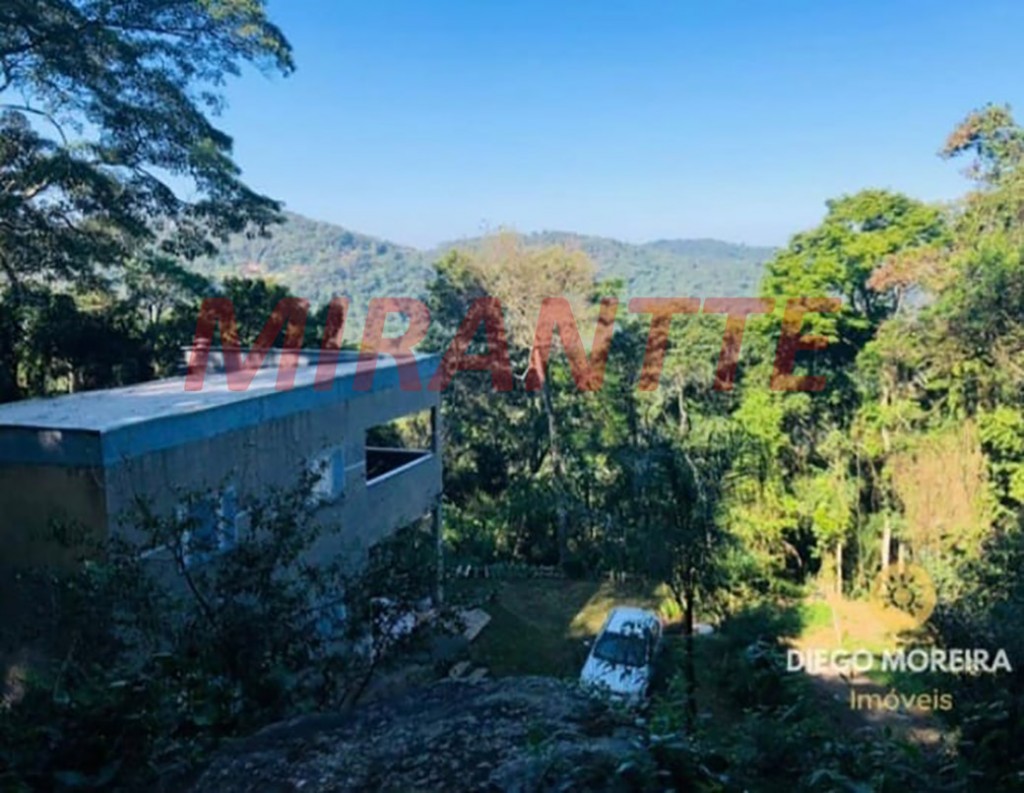 Sobrado de 250m² com 2 quartos em Jardim São Gonçalo