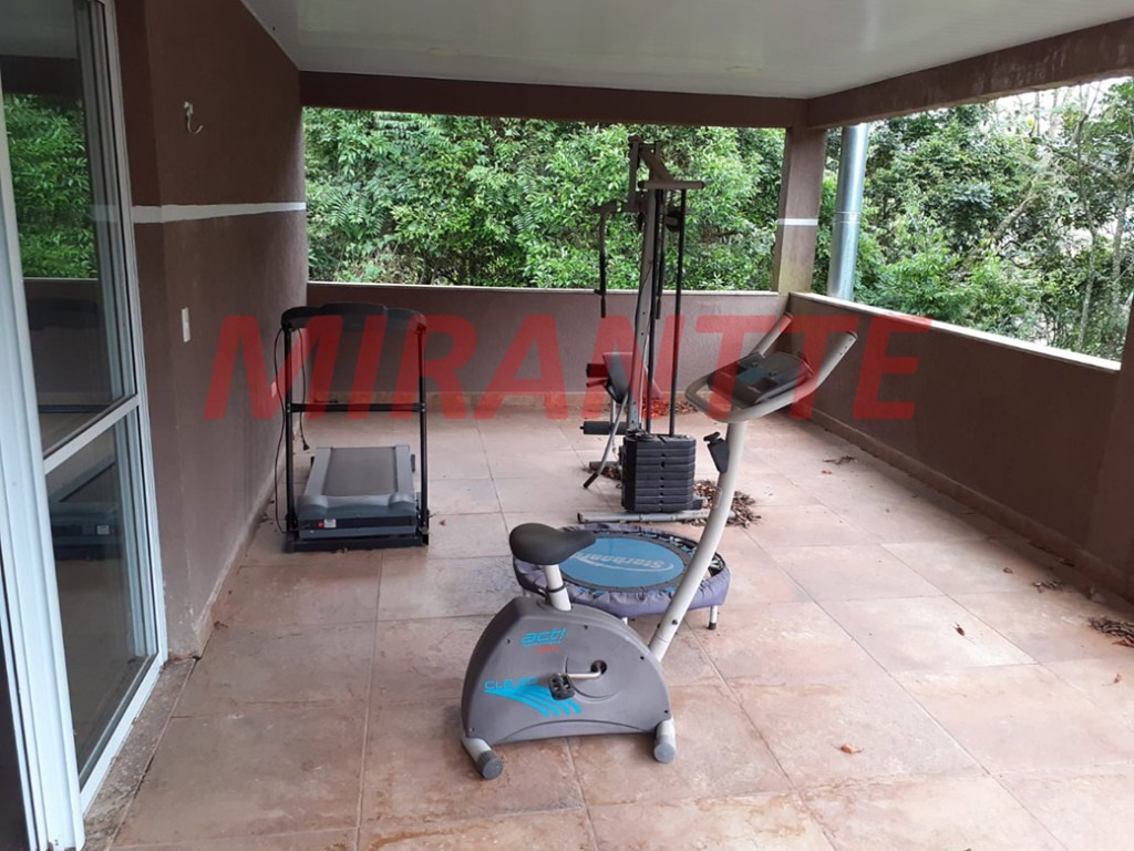 Sobrado de 250m² com 2 quartos em Jardim São Gonçalo