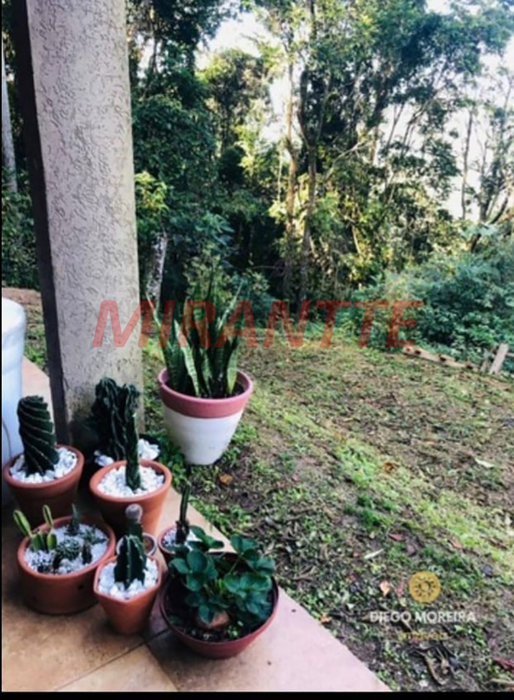 Sobrado de 250m² com 2 quartos em Jardim São Gonçalo
