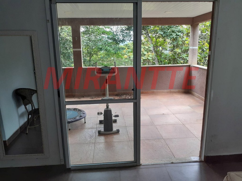 Sobrado de 250m² com 2 quartos em Jardim São Gonçalo