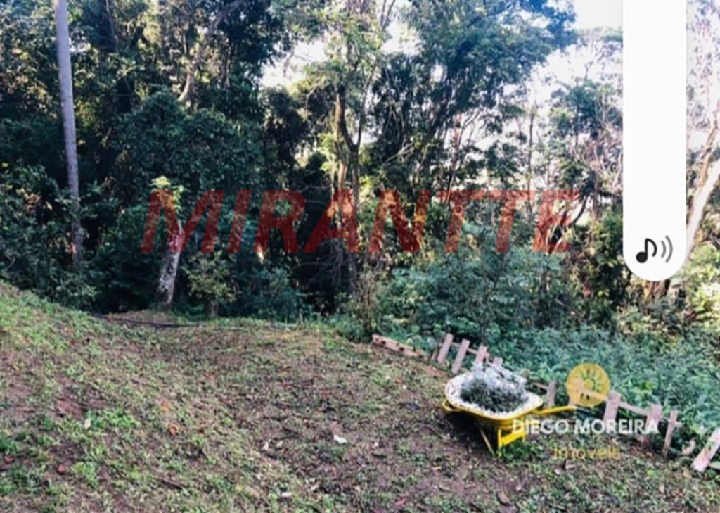 Sobrado de 250m² com 2 quartos em Jardim São Gonçalo