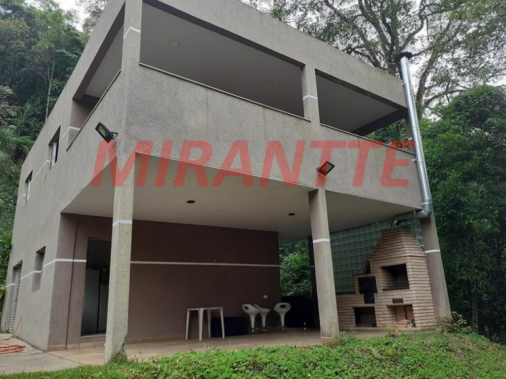 Sobrado de 250m² com 2 quartos em Jardim São Gonçalo