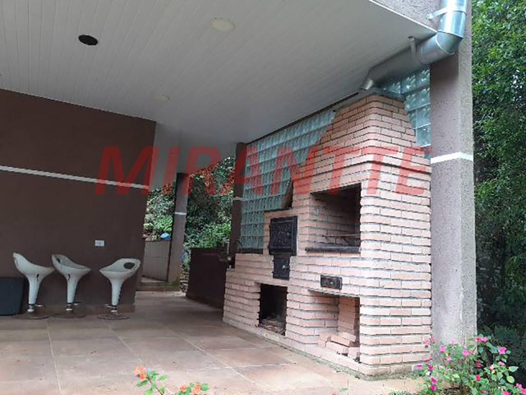 Sobrado de 250m² com 2 quartos em Jardim São Gonçalo