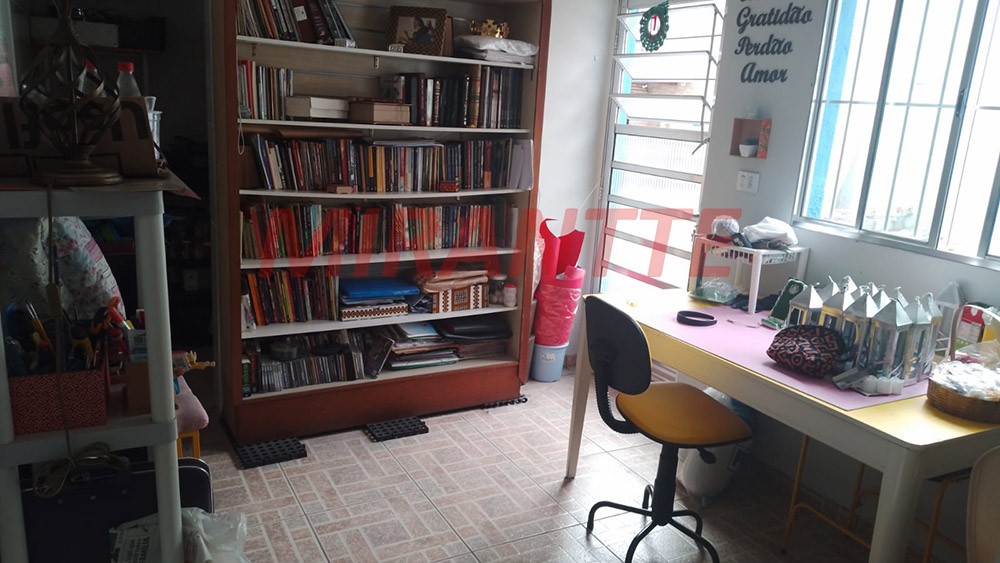Casa terrea com 4 quartos em Vila Romero
