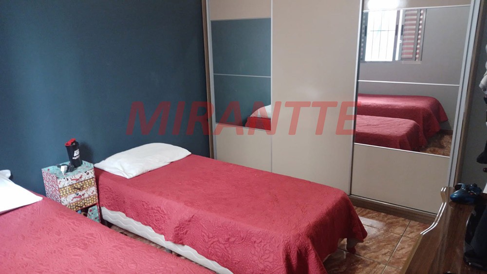Casa terrea com 4 quartos em Vila Romero