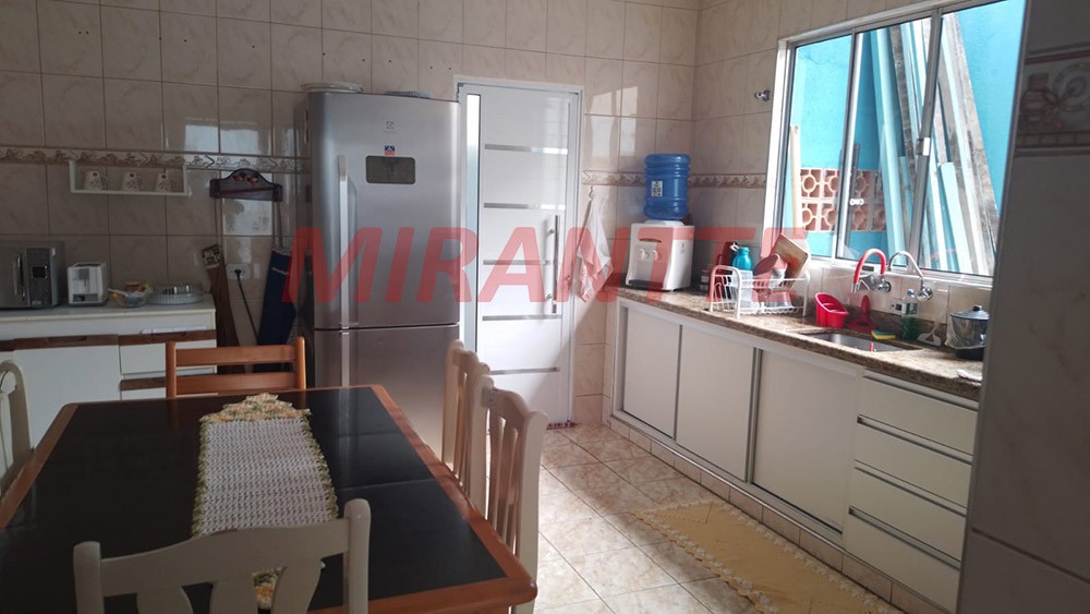 Casa terrea com 4 quartos em Vila Romero