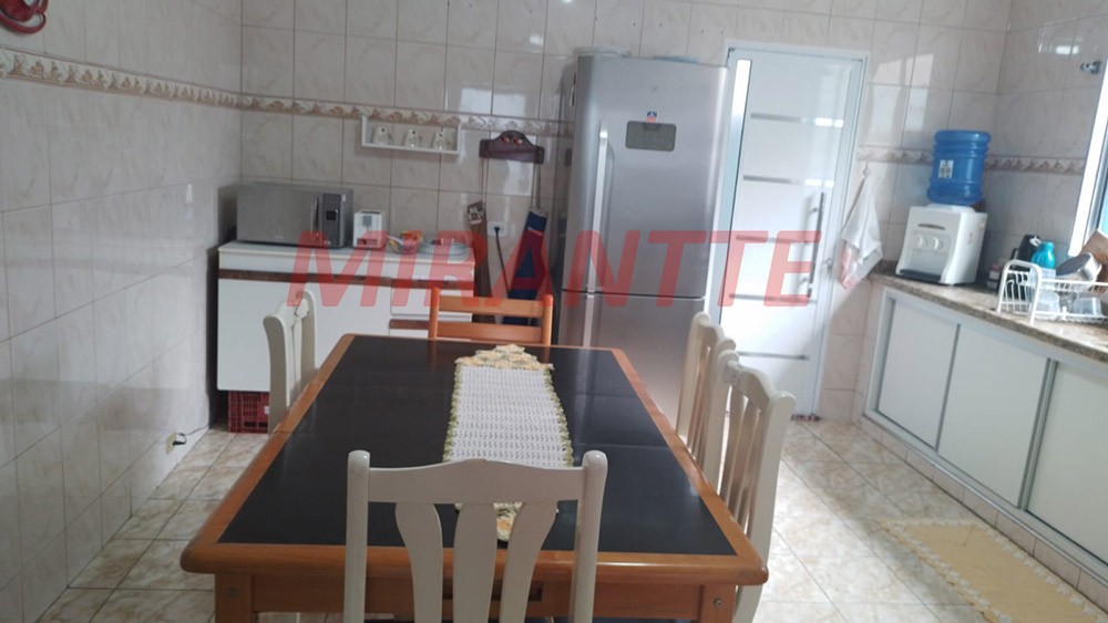 Casa terrea com 4 quartos em Vila Romero