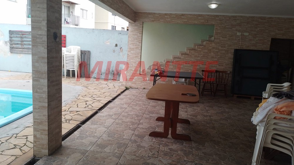 Casa terrea com 4 quartos em Vila Romero