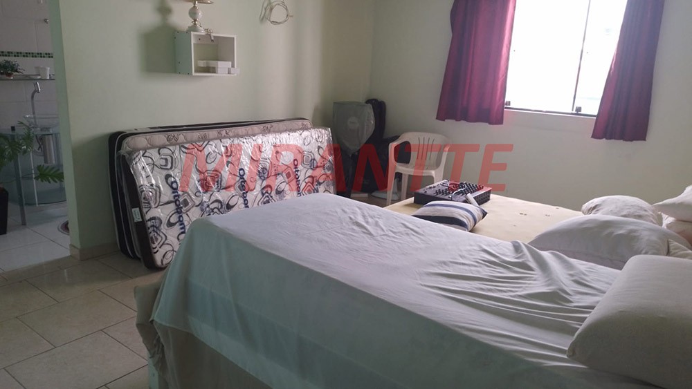 Casa terrea com 4 quartos em Vila Romero