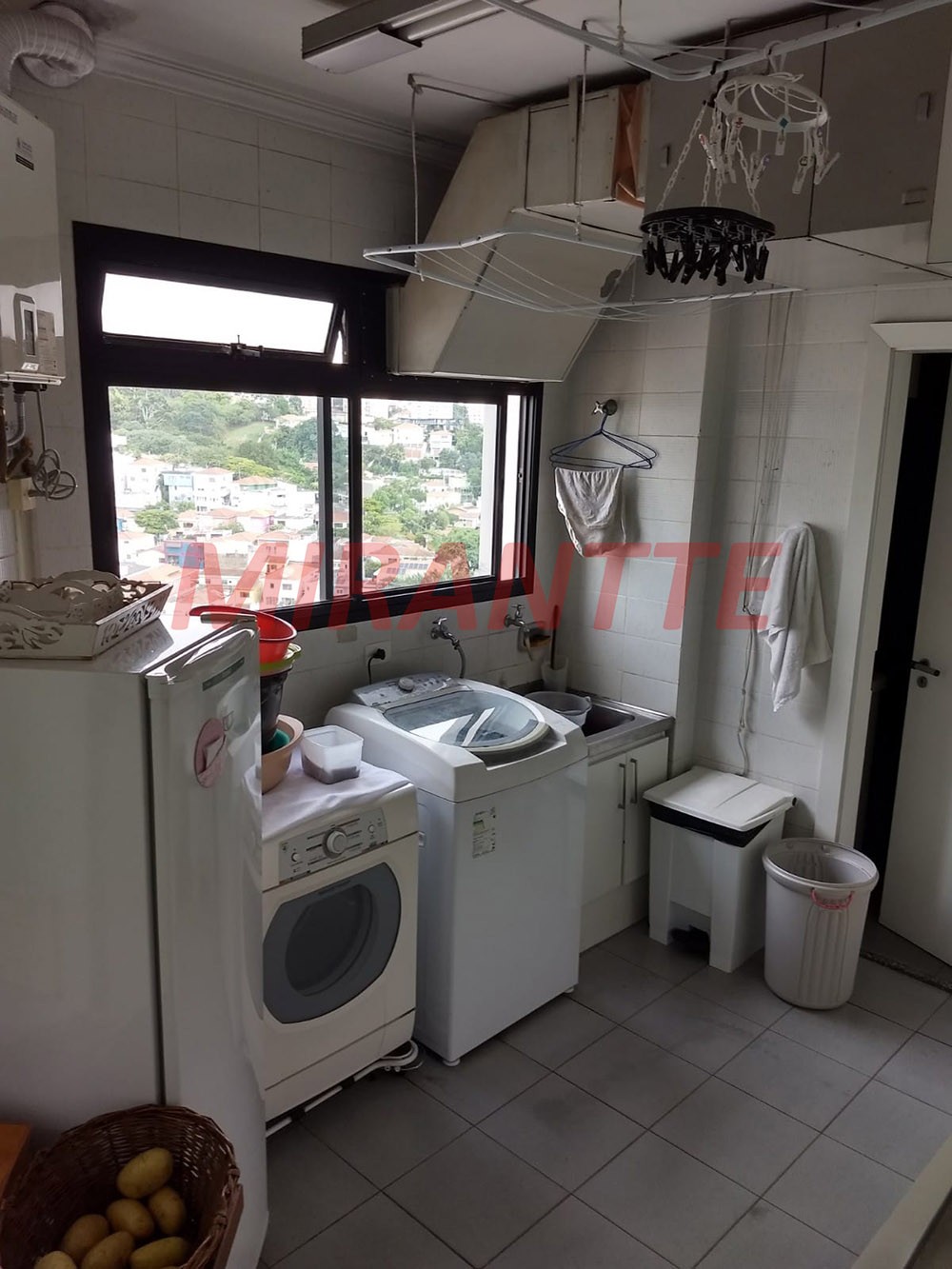 Apartamento com 4 quartos em Alto de Pinheiros