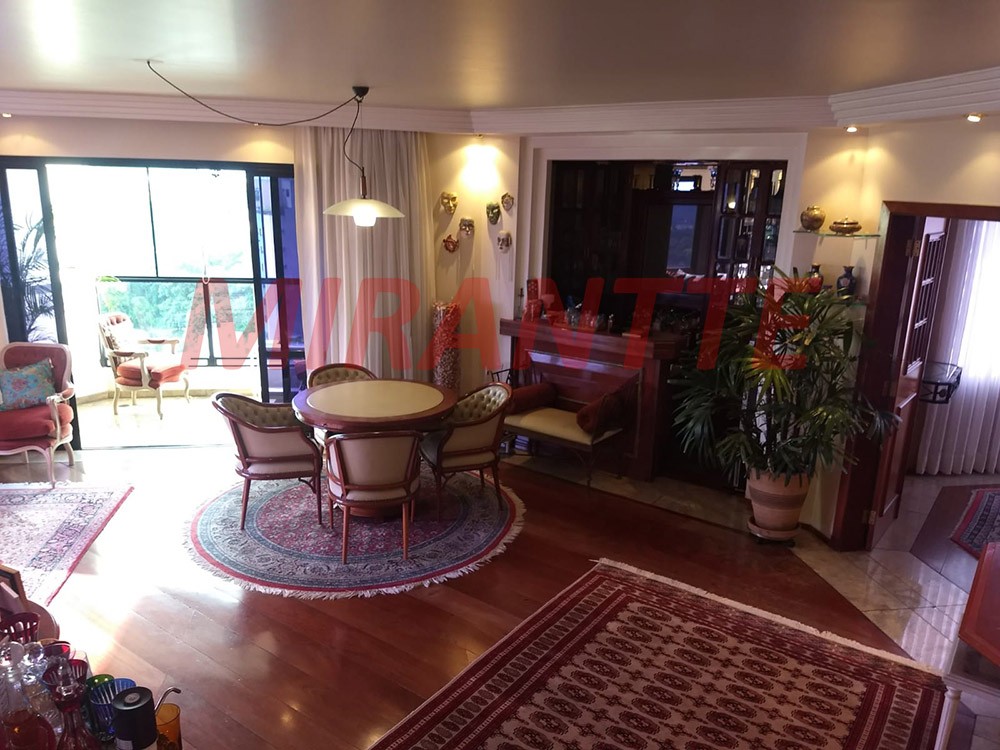 Apartamento com 4 quartos em Alto de Pinheiros