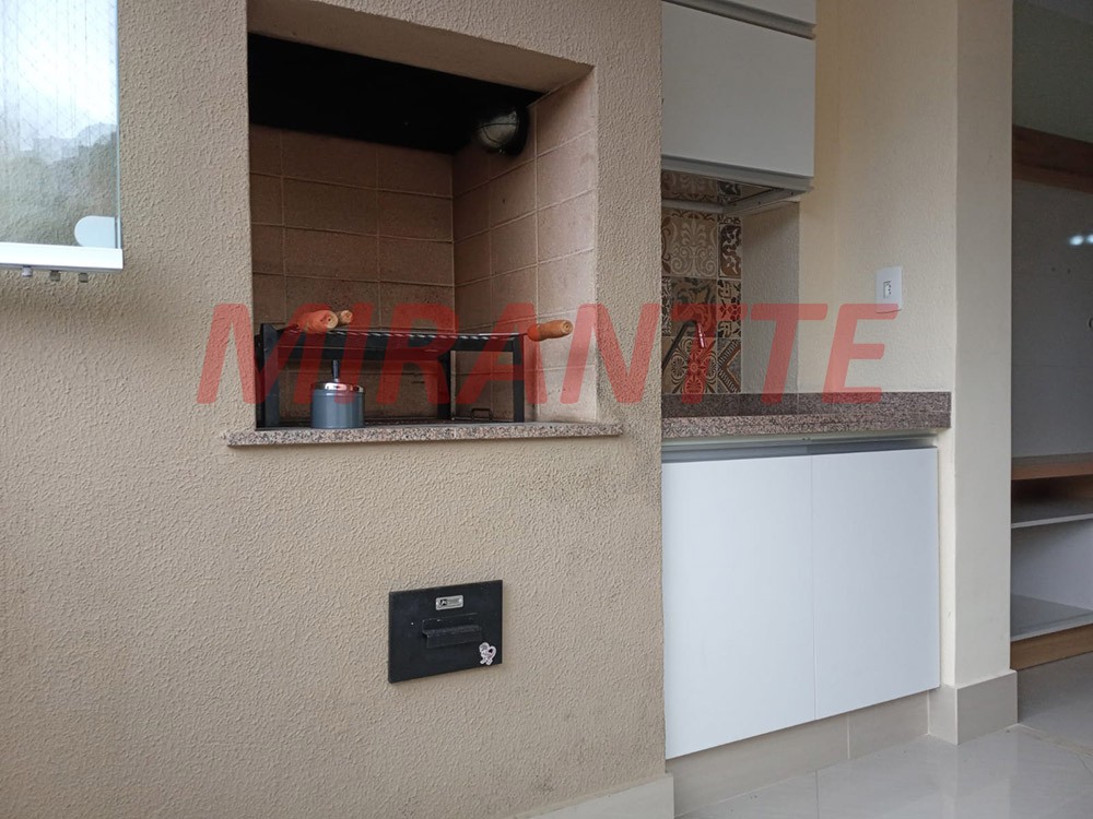 Apartamento de 92m² com 3 quartos em Água Fria