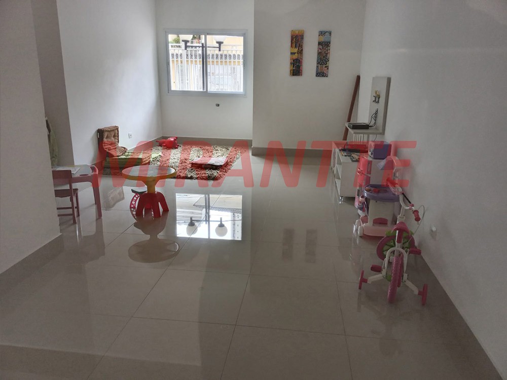 Apartamento de 92m² com 3 quartos em Água Fria