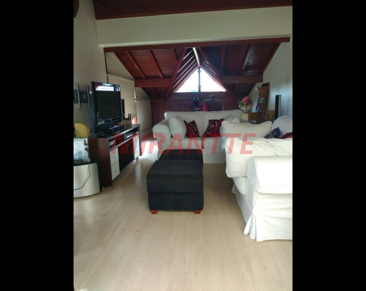 Sobrado de 247m² com 4 quartos em Jardim França