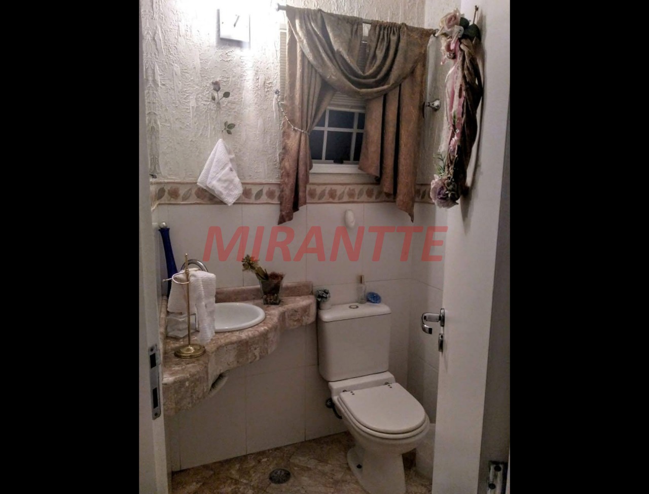 Sobrado de 247m² com 4 quartos em Jardim França