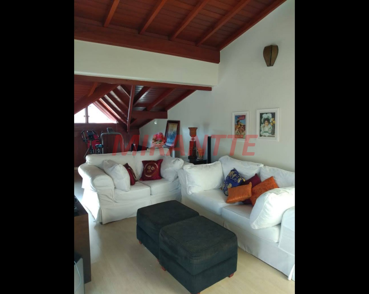 Sobrado de 247m² com 4 quartos em Jardim França