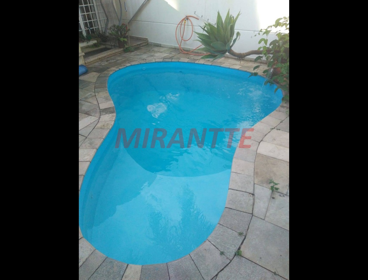 Sobrado de 247m² com 4 quartos em Jardim França