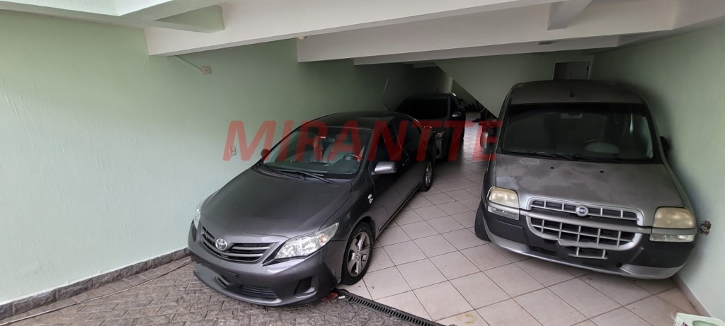 Sobrado de 214m² com 5 quartos em Santa Teresinha