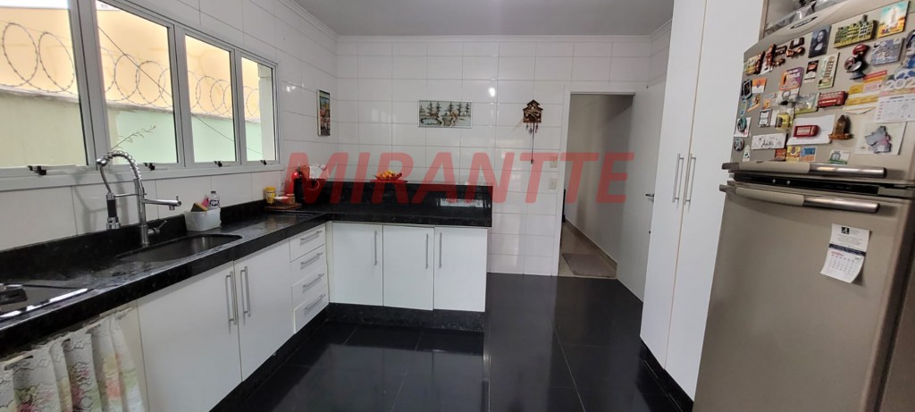 Sobrado de 214m² com 5 quartos em Santa Teresinha
