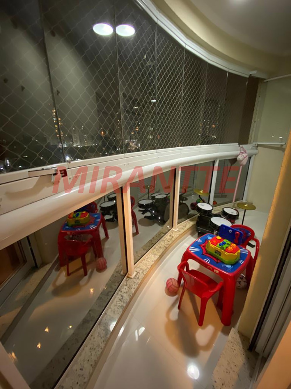 Apartamento de 256m² com 3 quartos em Santa Terezinha