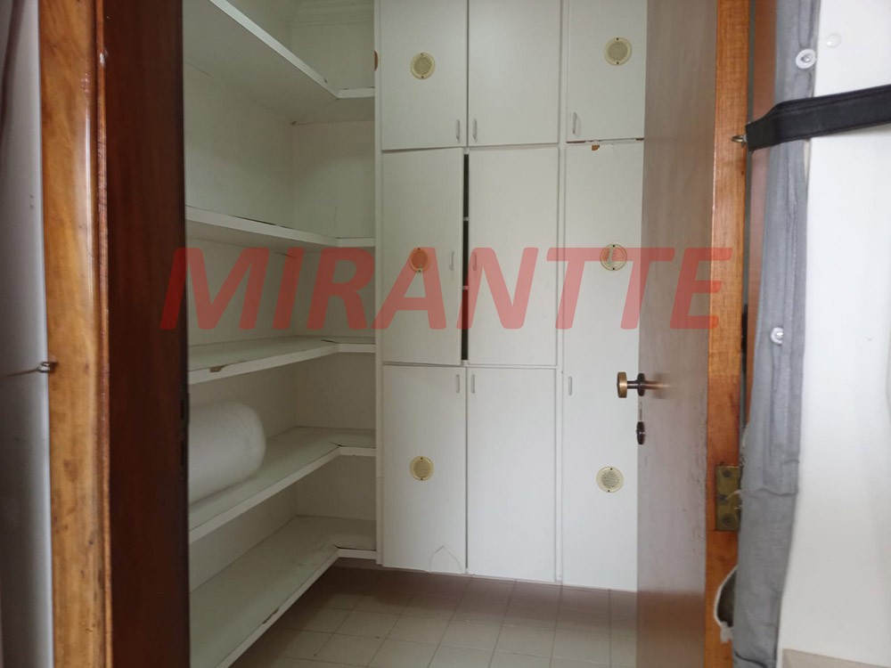 Apartamento de 190m² com 4 quartos em Água Fria