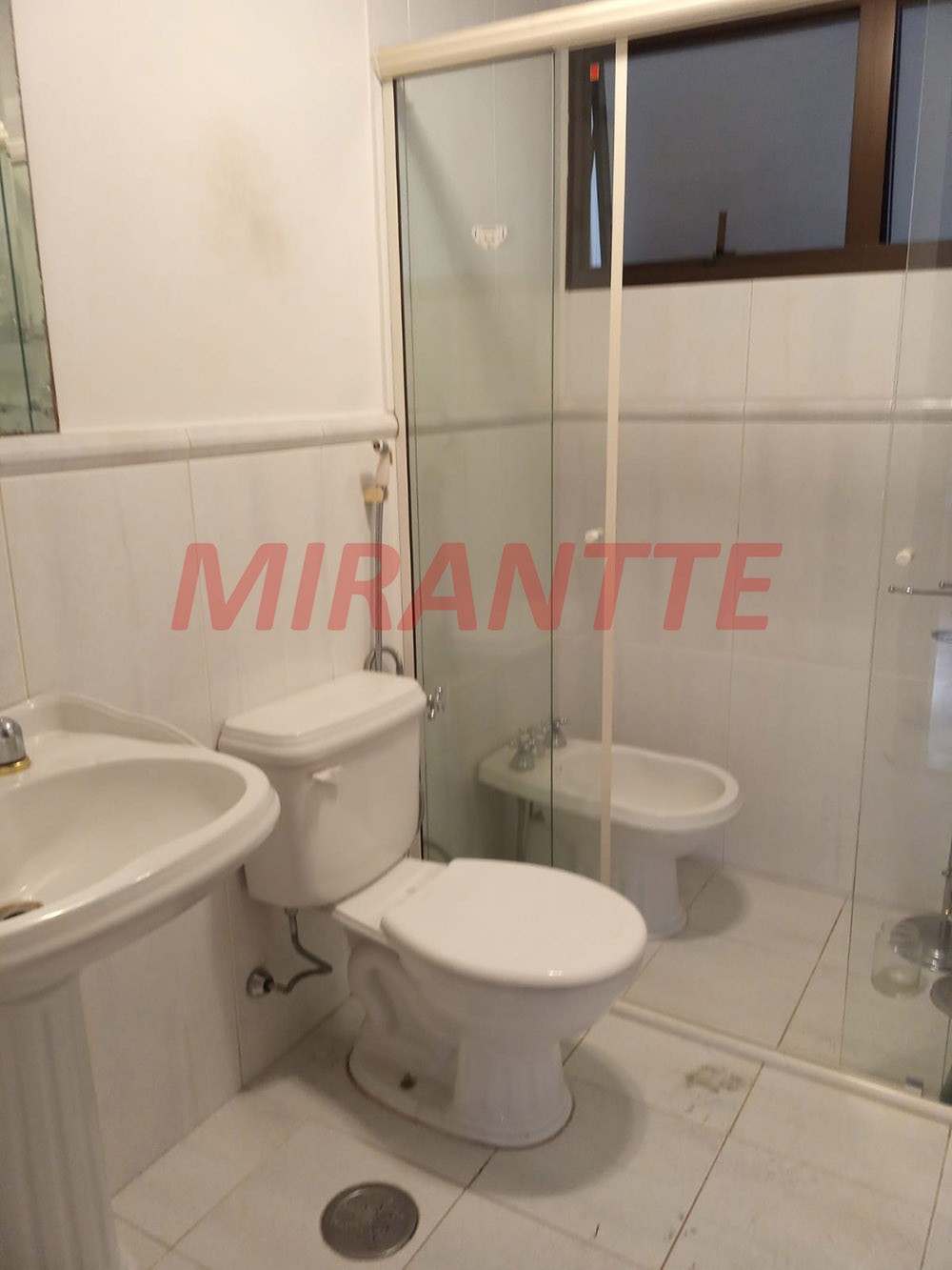 Apartamento de 190m² com 4 quartos em Água Fria
