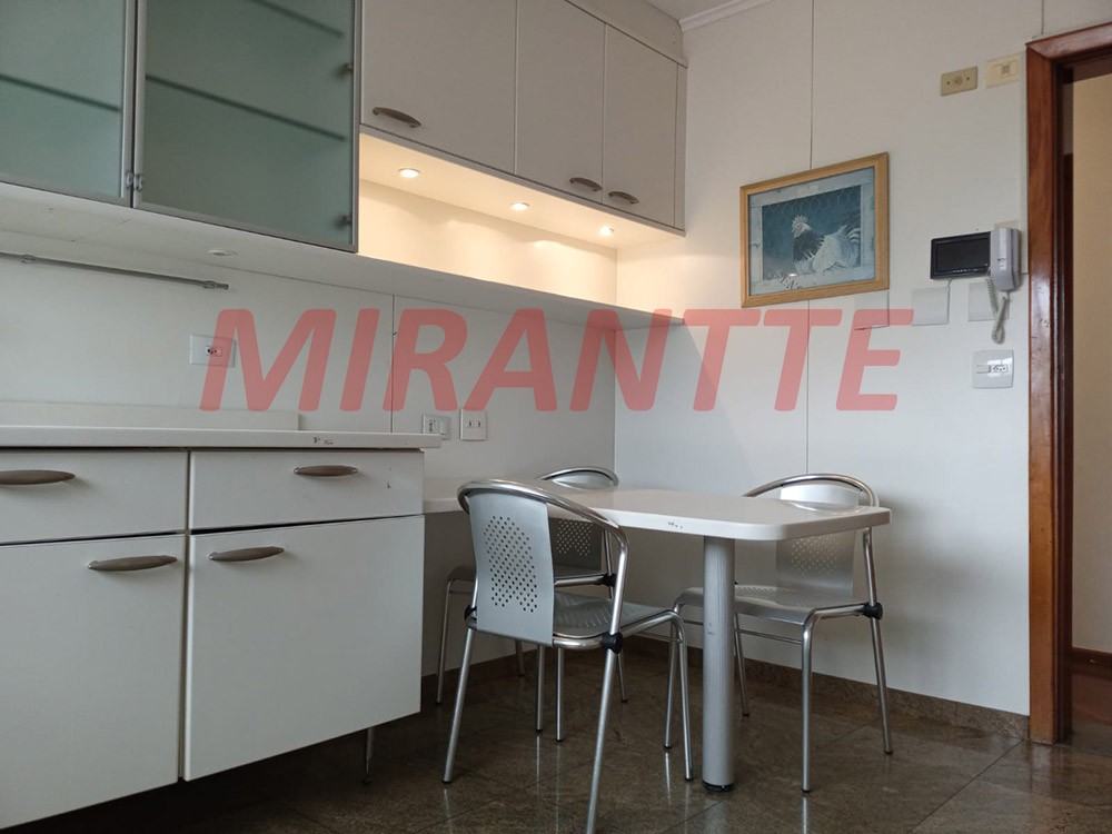 Apartamento de 190m² com 4 quartos em Água Fria