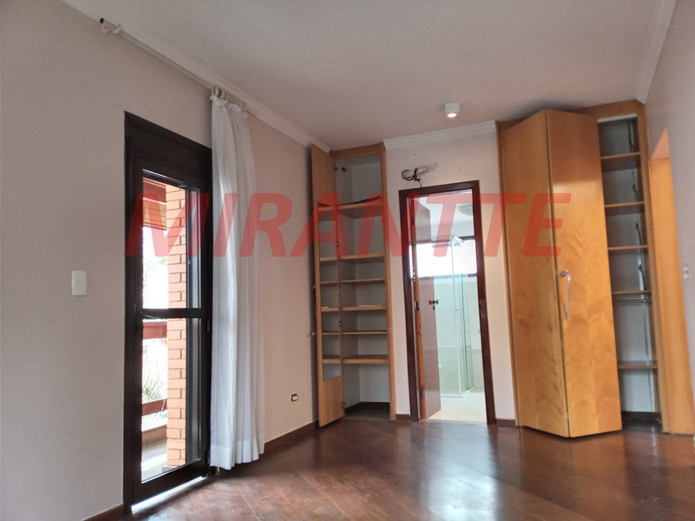 Apartamento de 190m² com 4 quartos em Água Fria