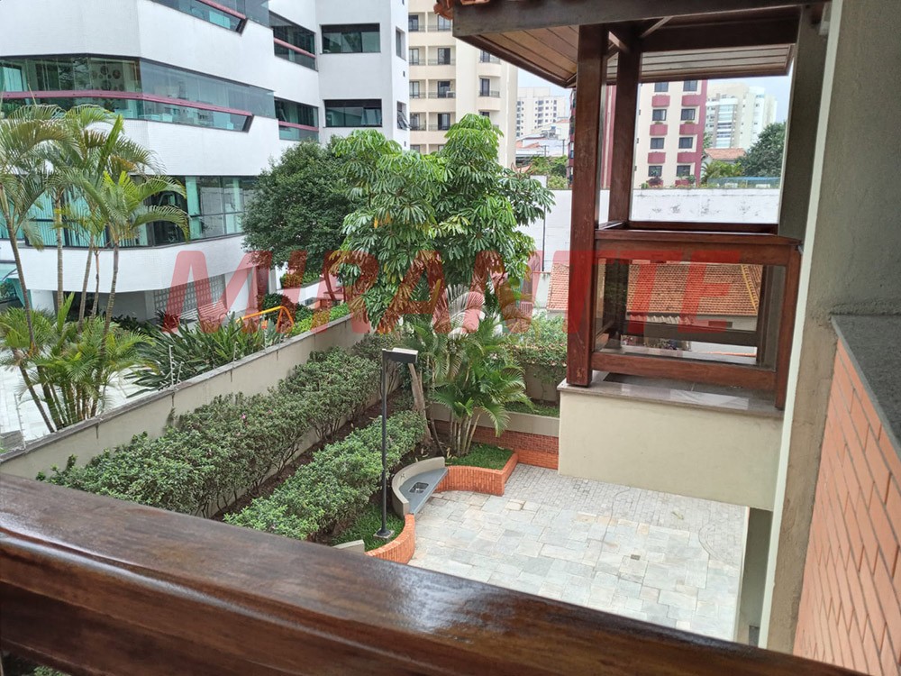 Apartamento de 190m² com 4 quartos em Água Fria
