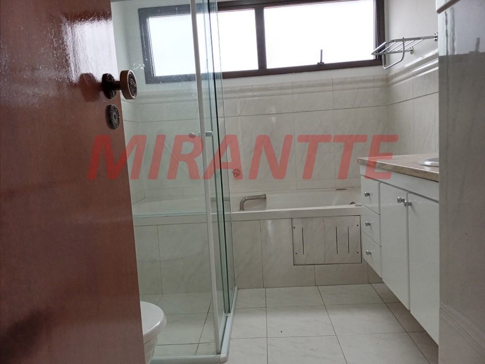 Apartamento de 190m² com 4 quartos em Água Fria