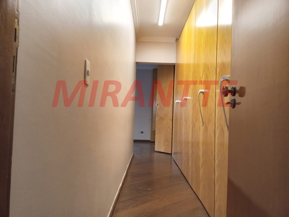 Apartamento de 190m² com 4 quartos em Água Fria