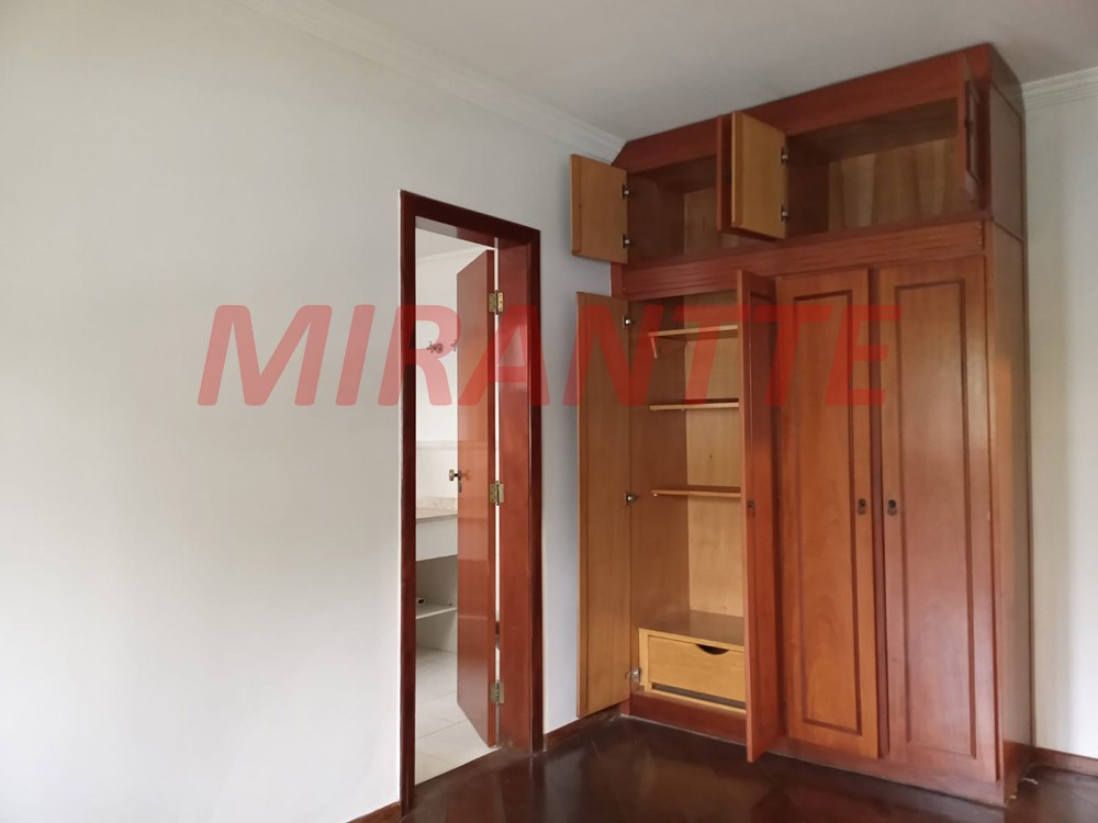 Apartamento de 190m² com 4 quartos em Água Fria