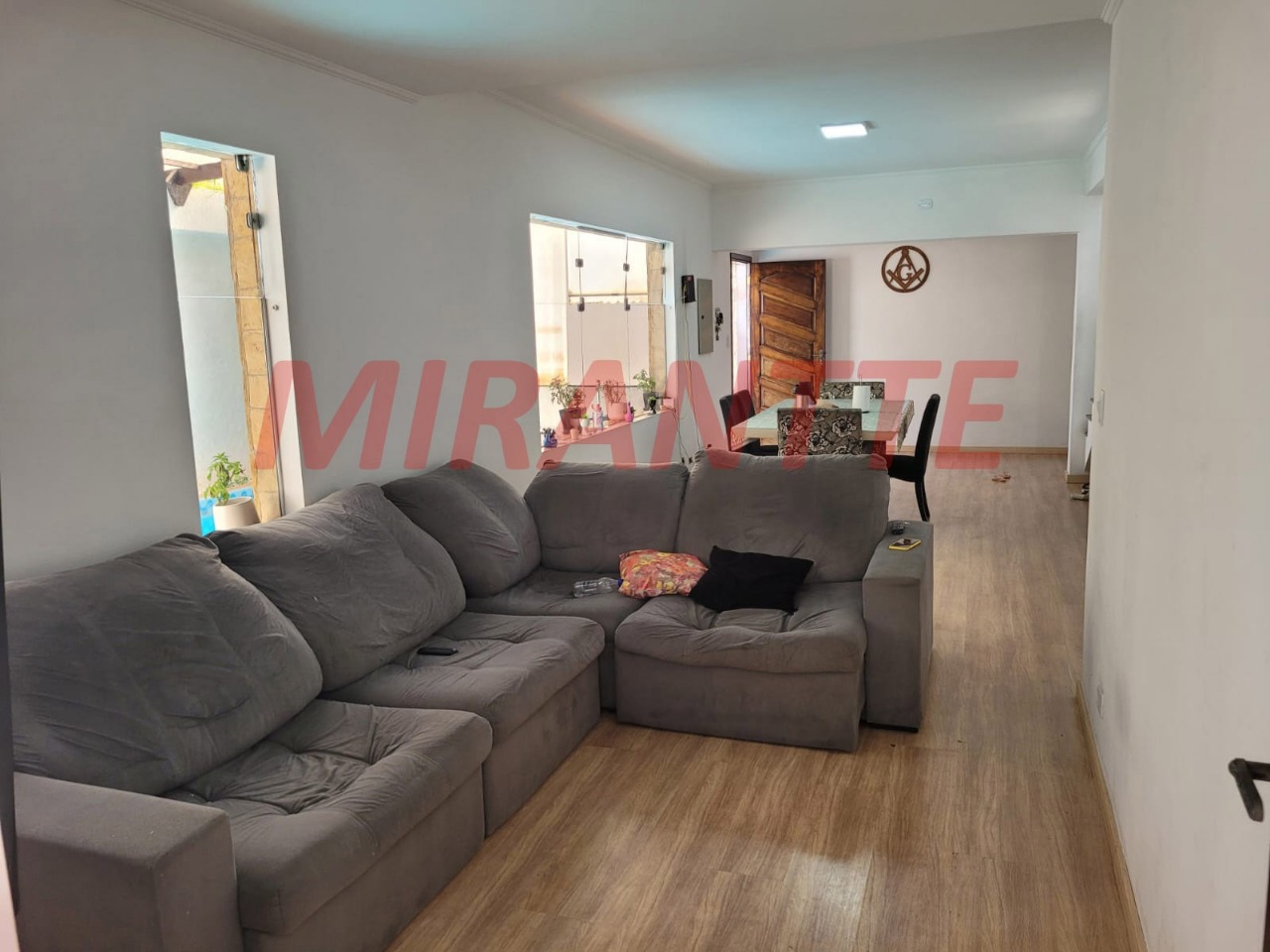 Sobrado de 298m² com 5 quartos em Jardim Guapíra