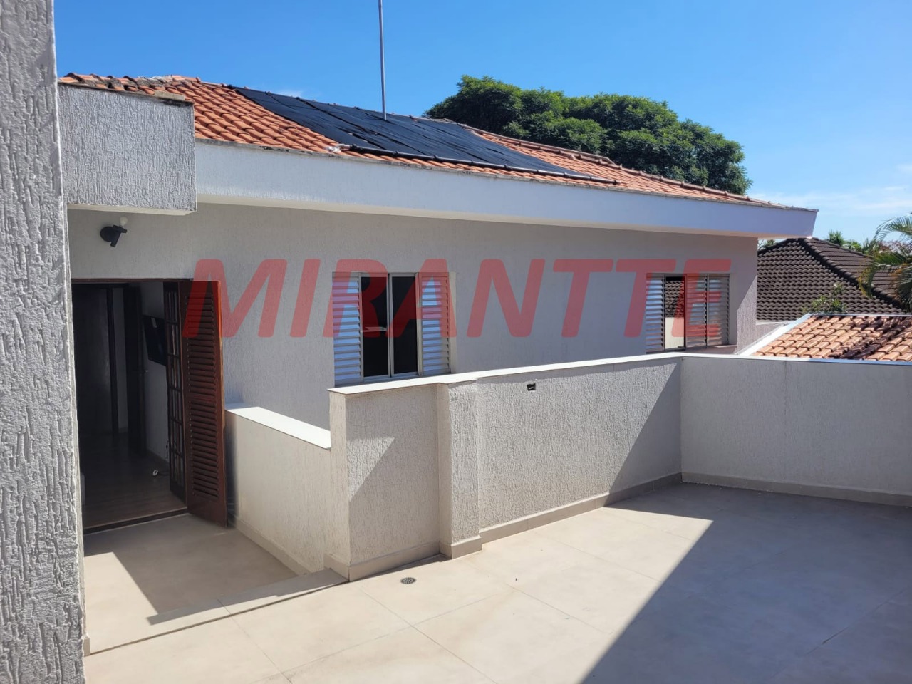 Sobrado de 298m² com 5 quartos em Jardim Guapíra