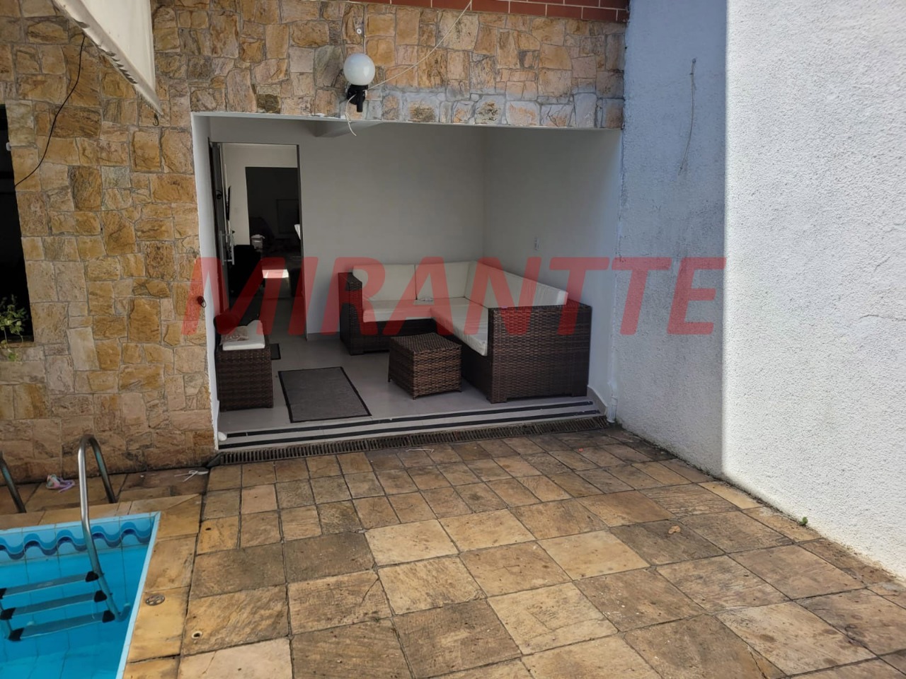 Sobrado de 298m² com 5 quartos em Jardim Guapíra