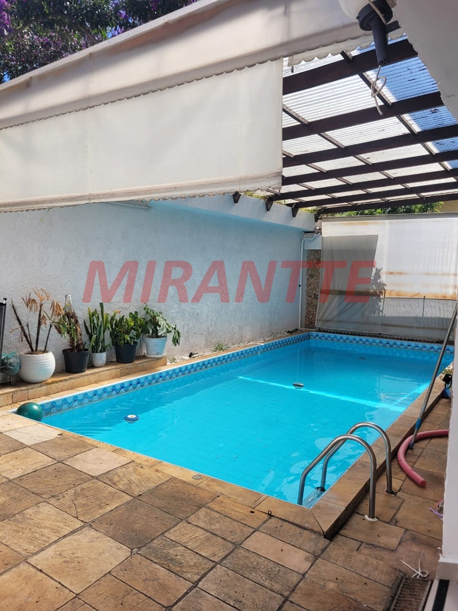 Sobrado de 298m² com 5 quartos em Jardim Guapíra
