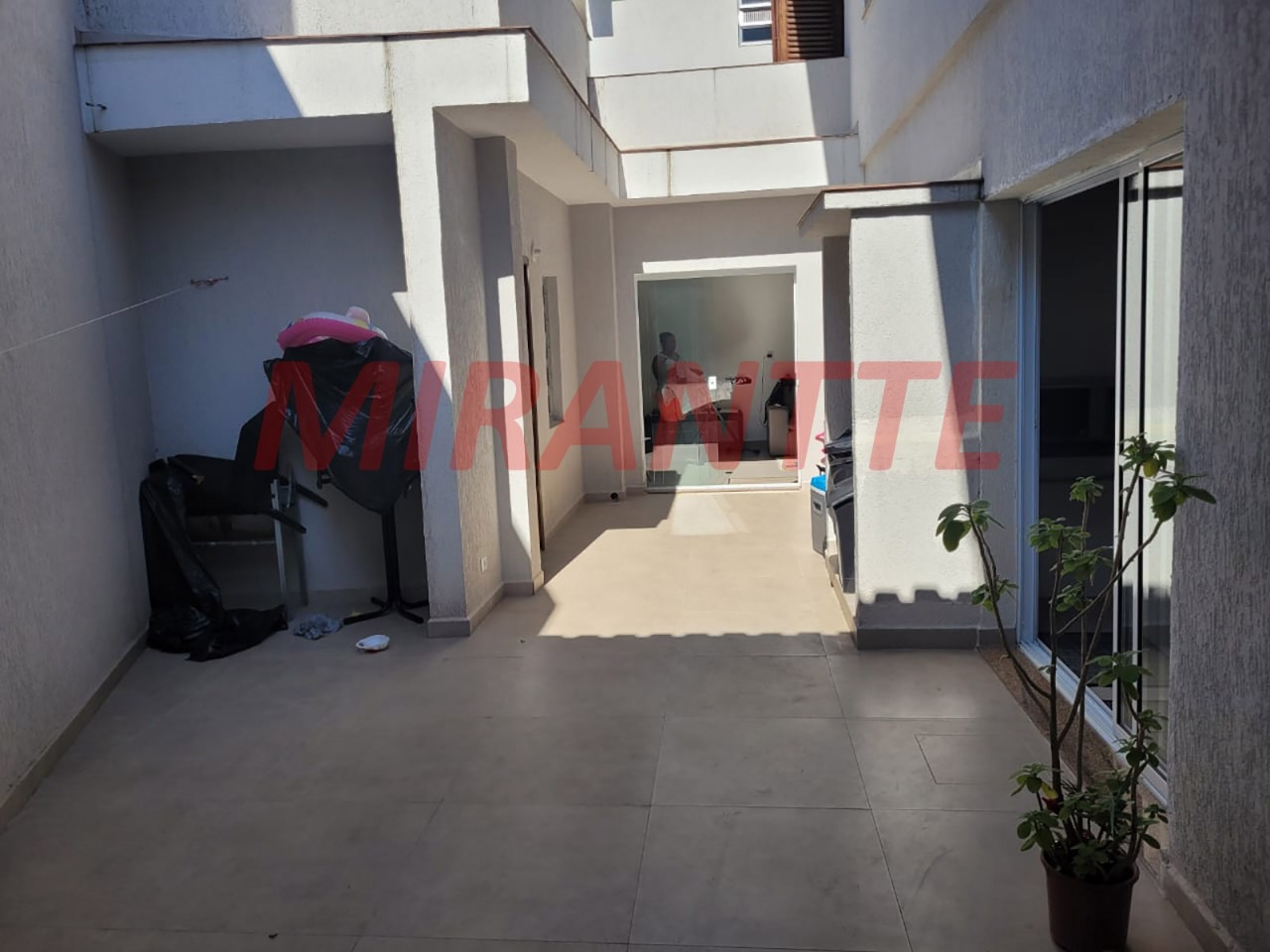 Sobrado de 298m² com 5 quartos em Jardim Guapíra