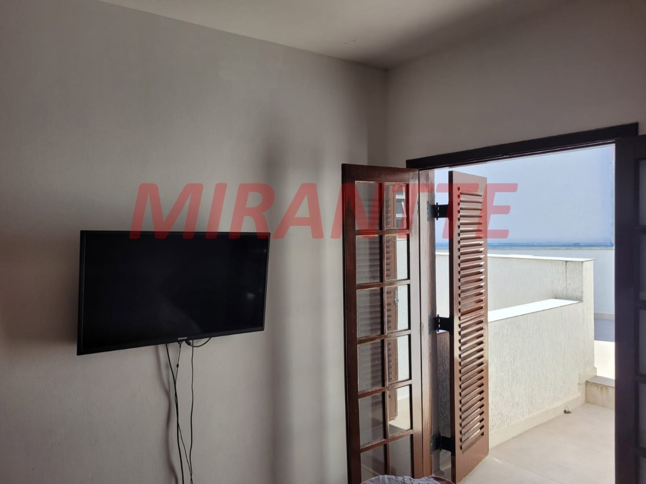 Sobrado de 298m² com 5 quartos em Jardim Guapíra