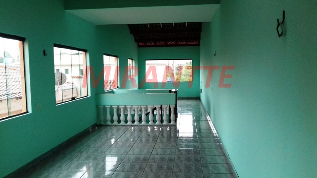 Sobrado de 220m² com 4 quartos em Parque Renato Maia