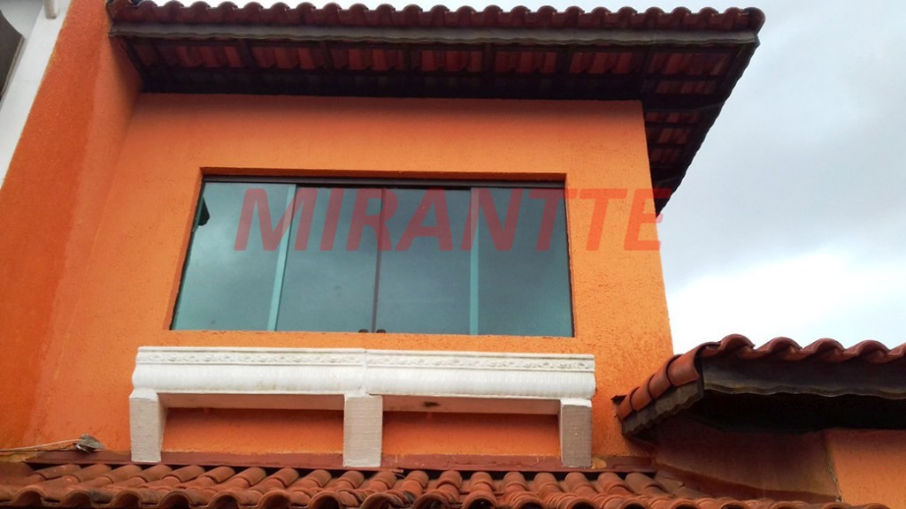 Sobrado de 220m² com 4 quartos em Parque Renato Maia