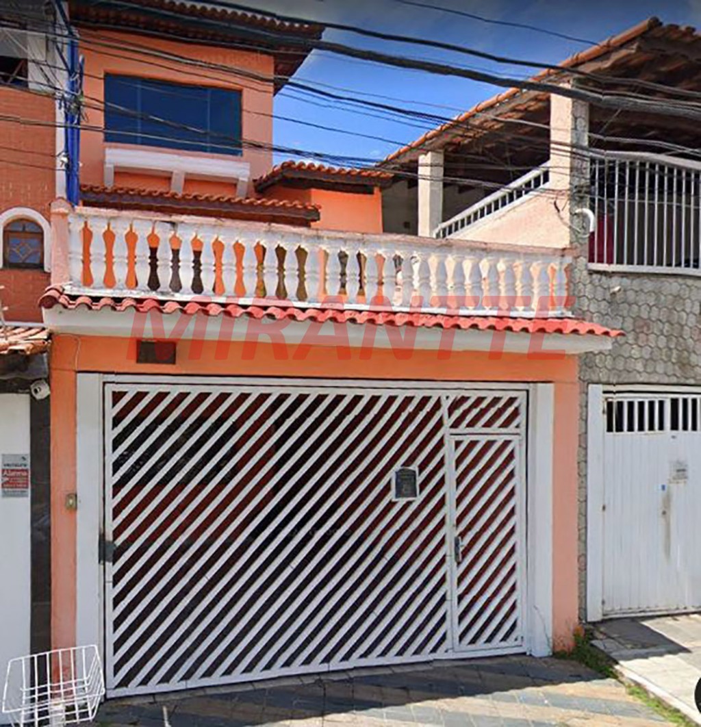 Sobrado de 220m² com 4 quartos em Parque Renato Maia