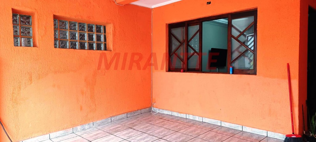 Sobrado de 220m² com 4 quartos em Parque Renato Maia