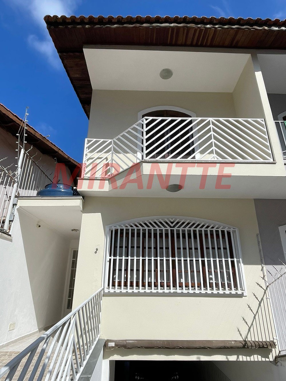 Sobrado de 260m² com 3 quartos em Jardim Virginia Bianca