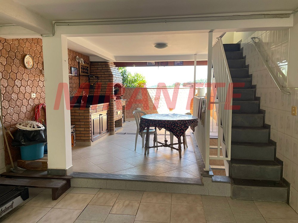 Sobrado de 260m² com 3 quartos em Jardim Virginia Bianca