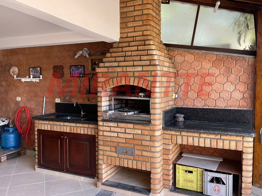 Sobrado de 260m² com 3 quartos em Jardim Virginia Bianca