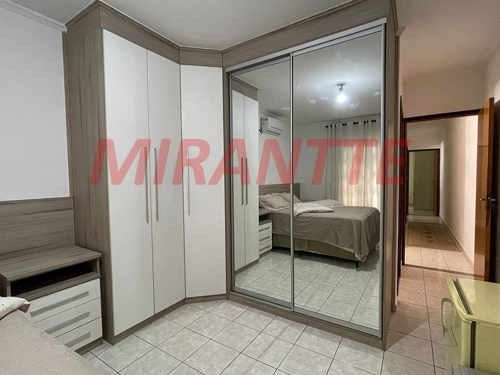 Sobrado de 260m² com 3 quartos em Jardim Virginia Bianca