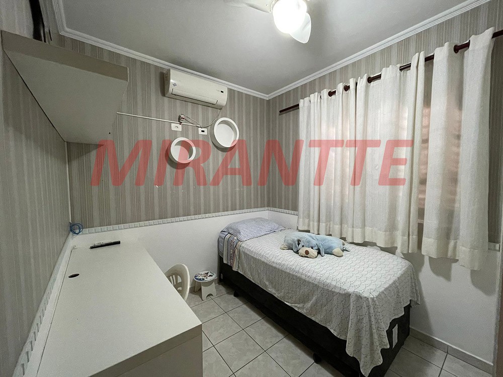 Sobrado de 260m² com 3 quartos em Jardim Virginia Bianca