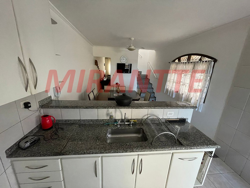 Sobrado de 260m² com 3 quartos em Jardim Virginia Bianca
