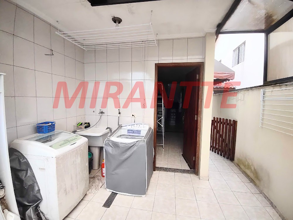Sobrado de 260m² com 3 quartos em Jardim Virginia Bianca